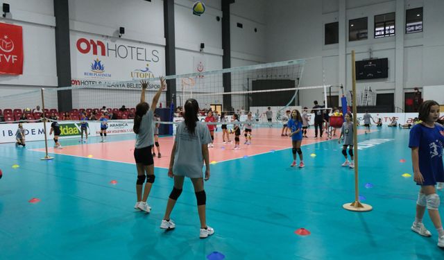 Alanya Belediyespor altyapıda sporcu havuzunu büyütüyor