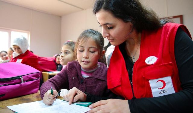 Kızılay’dan anlamlı eğitim seferberliği