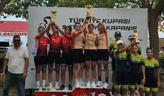 Alanya’nın gururları zirvede: Şampiyonluk kupası Alanya’da kaldı