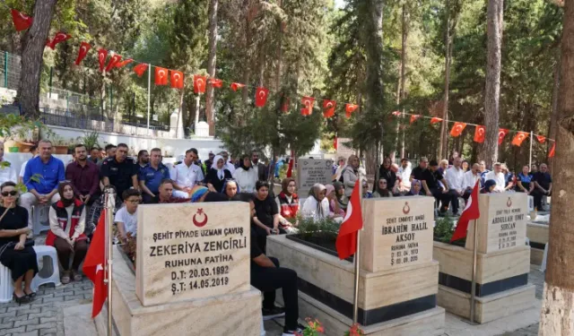 Alanya'da anlamlı vefa: İbrahim Halil Aksoy, kabri başında anıldı