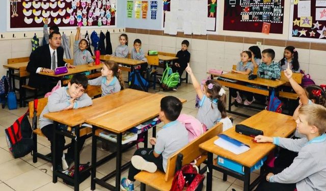 Kaymakam Öztürk, Cikcilli’de öğrencilerle buluştu
