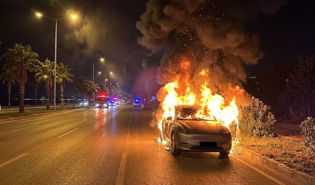 Alanya’da elektrikli araç alev topuna döndü