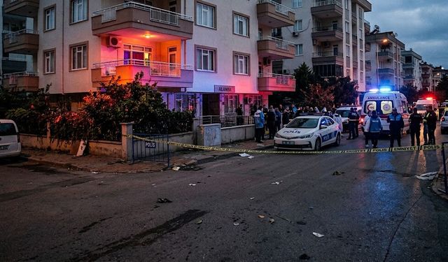 Alanya’da kardeşini balkondan atıp canına kıydı