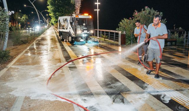 Alanya’da yollar temiz, kent daha ferah