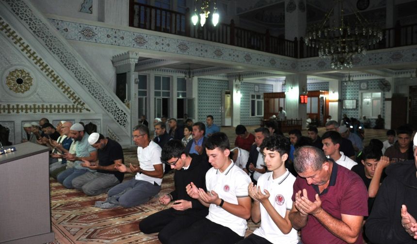 Alanya Alış Camii’nde eller semaya açıldı 