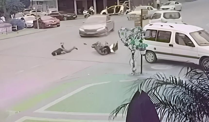 Alanya'da motosiklet kazası: Sürücü metrelerce savruldu
