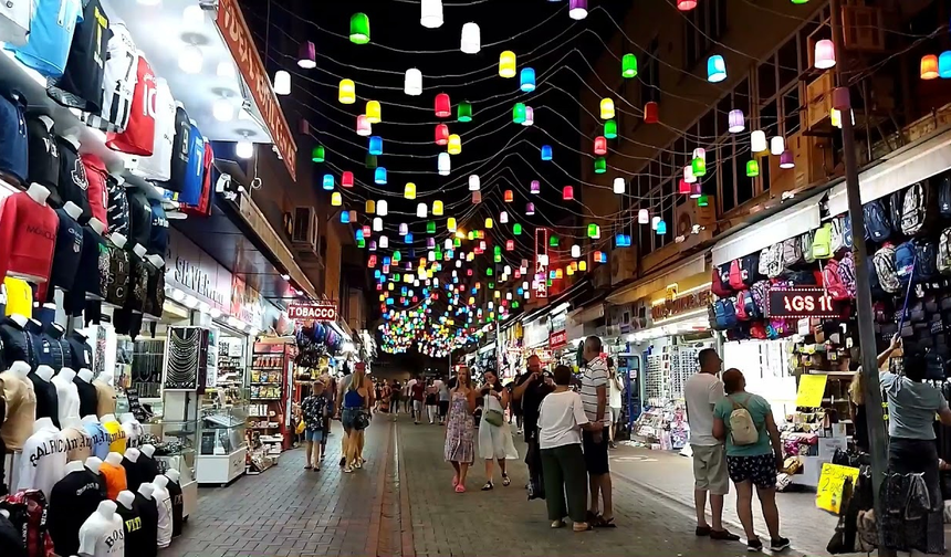 Alanya çarşısı sessiz: Acil destek bekleniyor