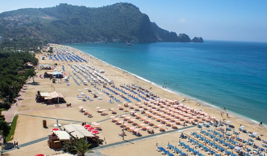 1000 liraya bile var! Alanya’da şezlong şemsiye…