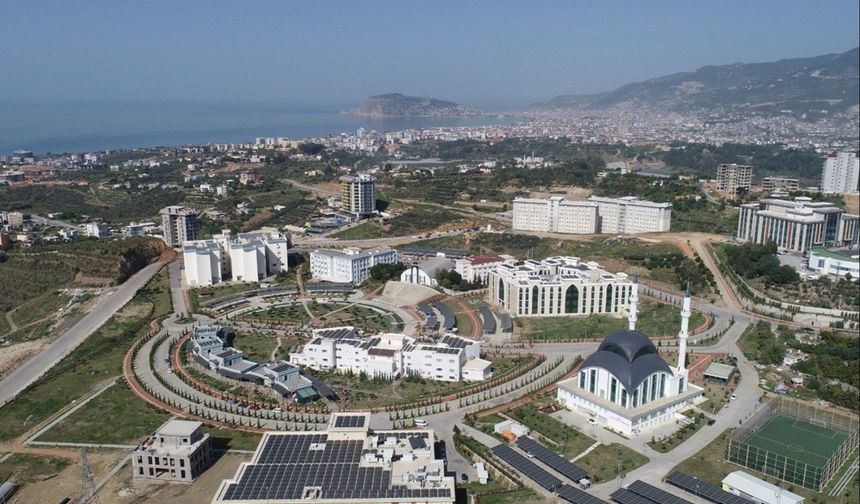 Alanya bilimle yükseliyor, eğitimle parlıyor