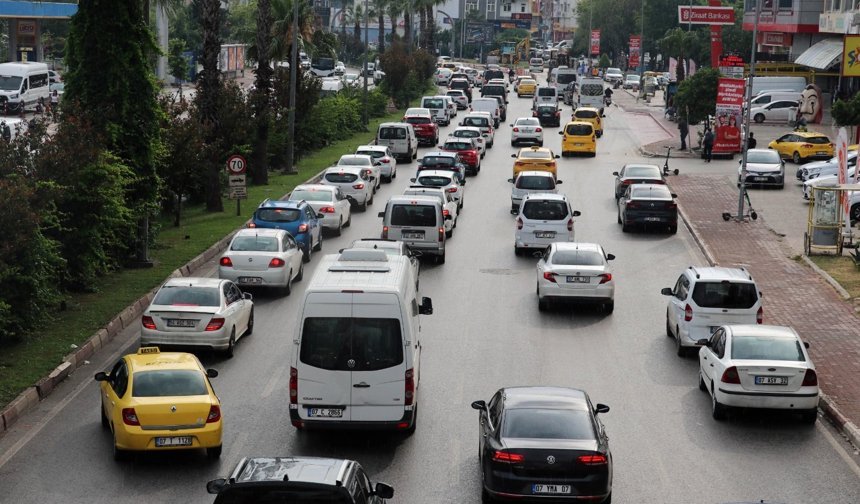 Alanya’ya gidebilene aşk olsun! Yol kilit, sabırlar tükendi