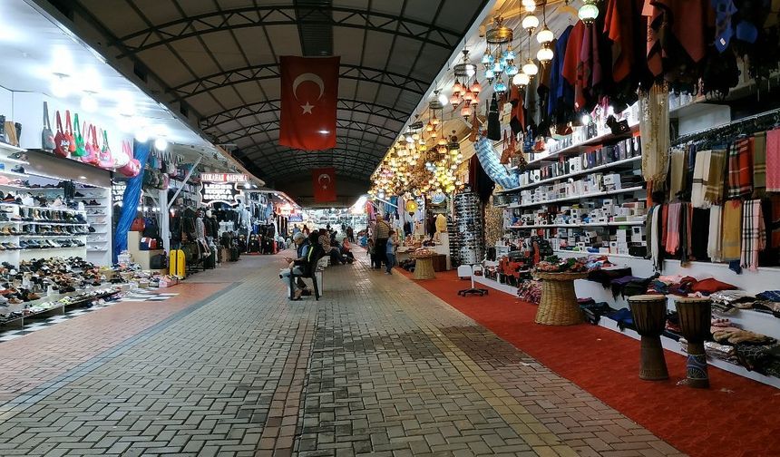 Alanya’da esnaf çok sıkıştı, işler kesat