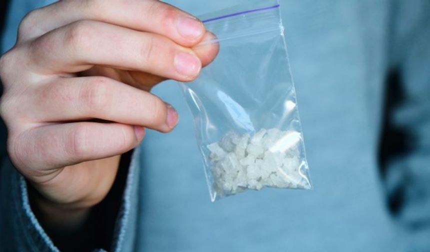 Alanya'da operasyon: Toplamda 1.2 kg MET ve esrar ele geçirildi