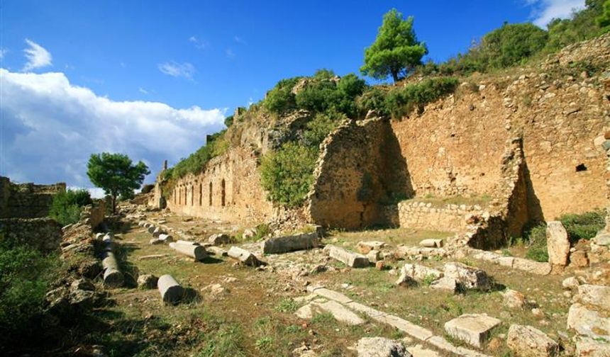 Alanya’da ziyaretçilere 'Roma Tavlası' tanıtılıyor