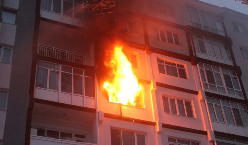 Alanya’da korku dolu gece: Binayı alevler sardı