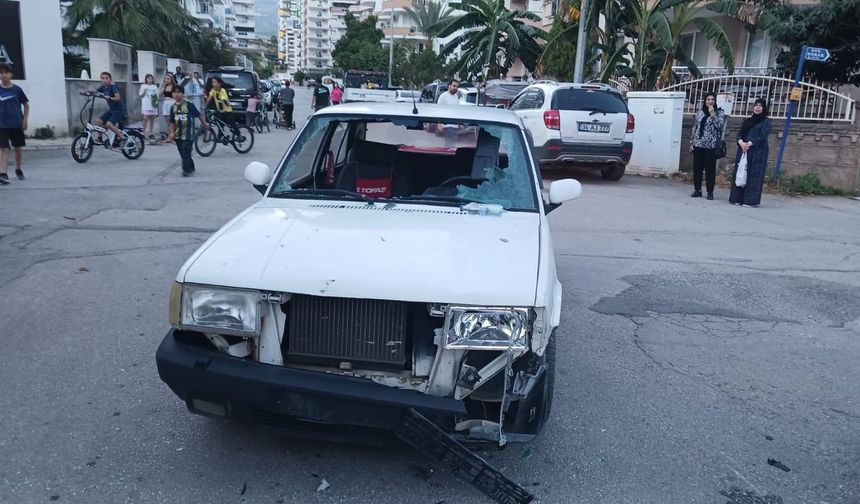 Alanya'da yola savrulan bisikletli yaralandı