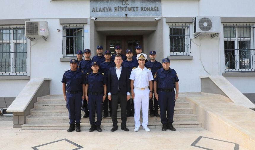 Ürkmezer’den sahil güvenlik personeline ödül