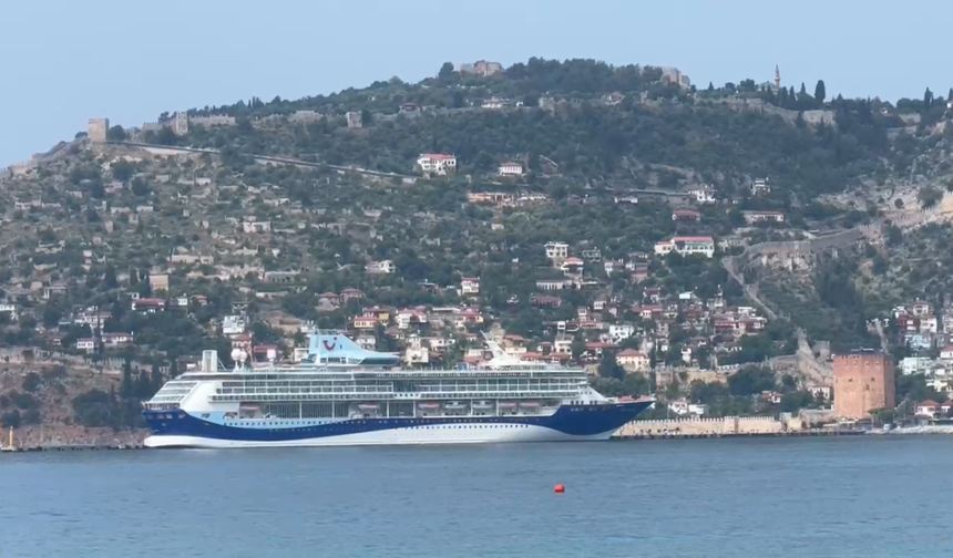 Alanya’da kruvaziyer hareketliliği ve turizmde barış umudu