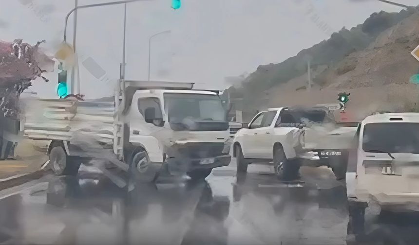 SON DAKİKA! Alanya'da yağmurlu hava, zincirleme kaza yaptırdı