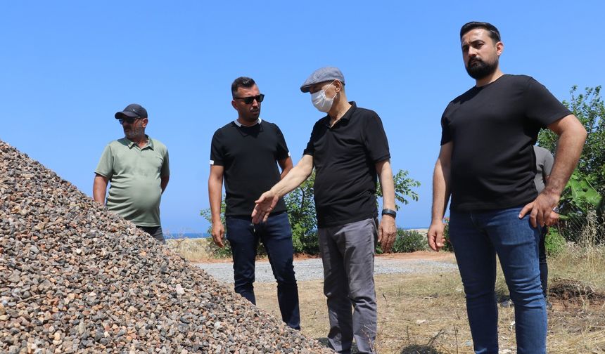 Komşuda asfalt hizmeti tam gaz sürüyor