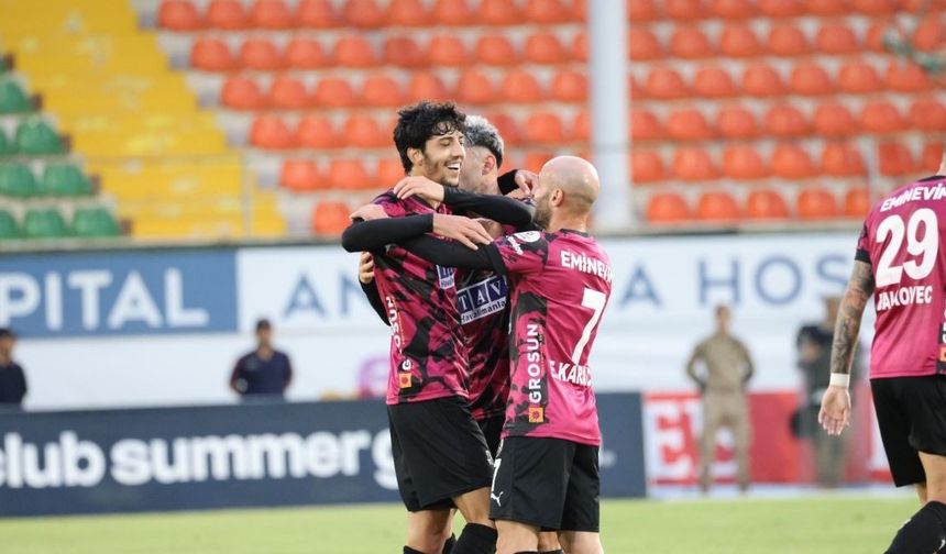 Alanyaspor 3 puanla veda etti: 2-0