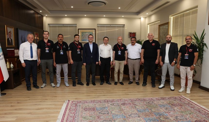 Siber vatanın kahramanları sertifikalarını aldı