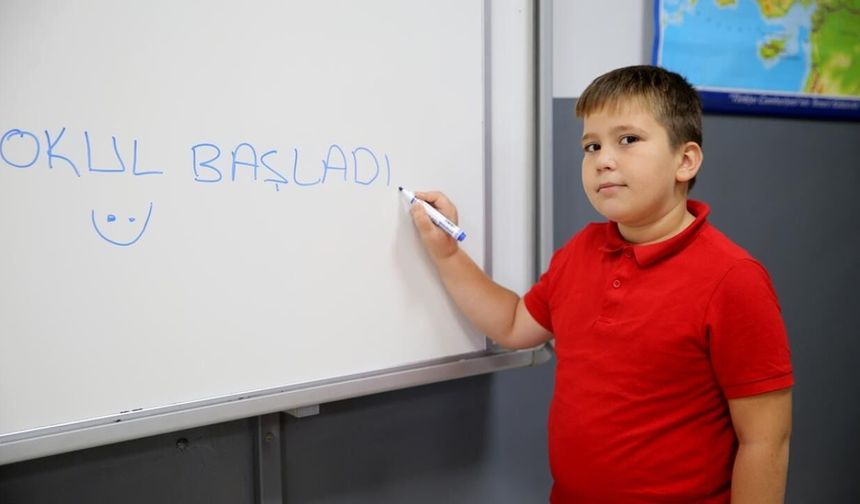 Alanya’da ders zili çaldı, 70 bin öğrenci okula döndü