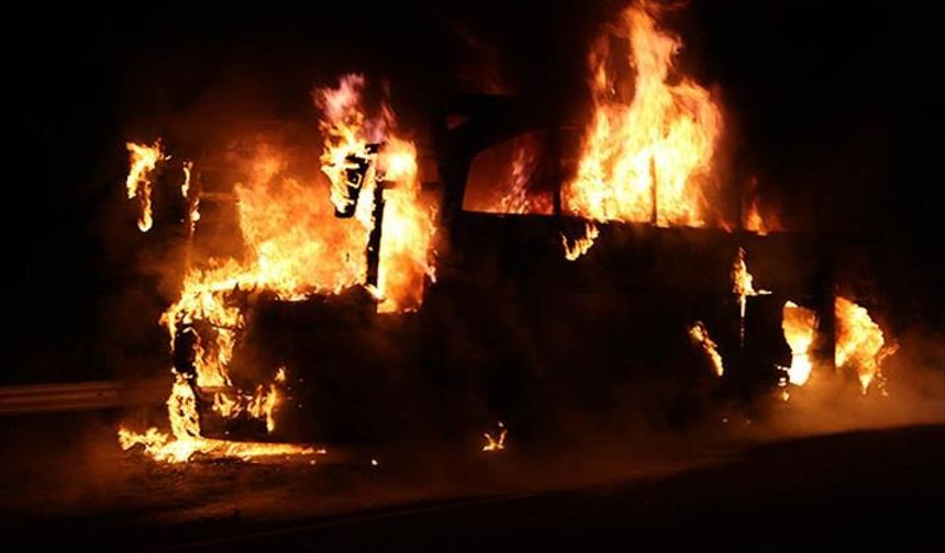 Alanya’dan çıkan yolcu otobüsü kül oldu
