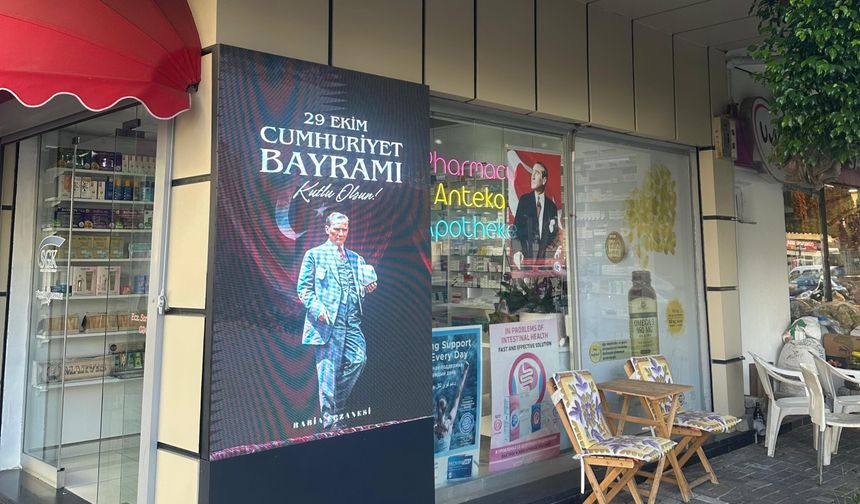 Alanya Rabia Eczanesi’nden 29 Ekim’e anlamlı kutlama