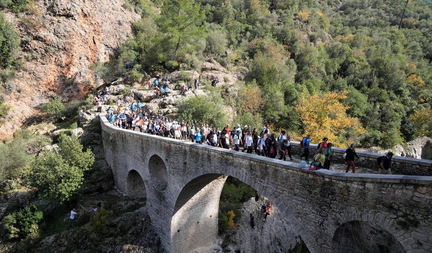150 doğa ve tarih sever, tarihi Keykubat Yolları’nda buluştu