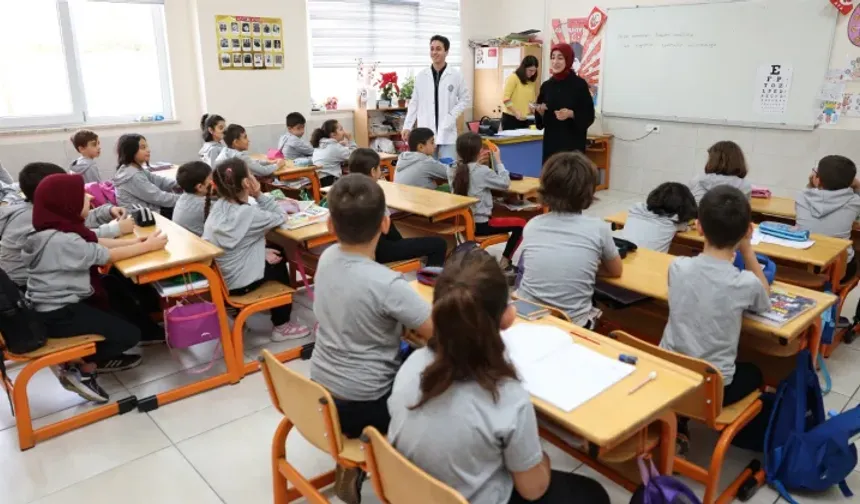 Alanya’da üniversite öğrencilerinden anlamlı buluşma