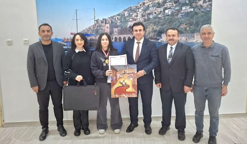 Alanyalı Melek Altındağ, il birincisi oldu