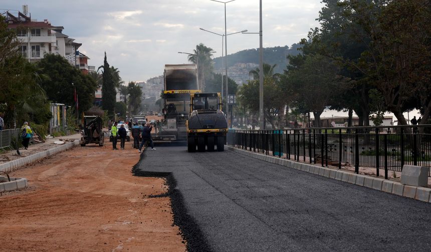 Aydınlığa kavuşacağız! Alanya’nın kalbi hızla asfaltlanıyor