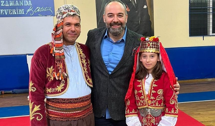 Alanya'da zeybek kursuna renkli açılış