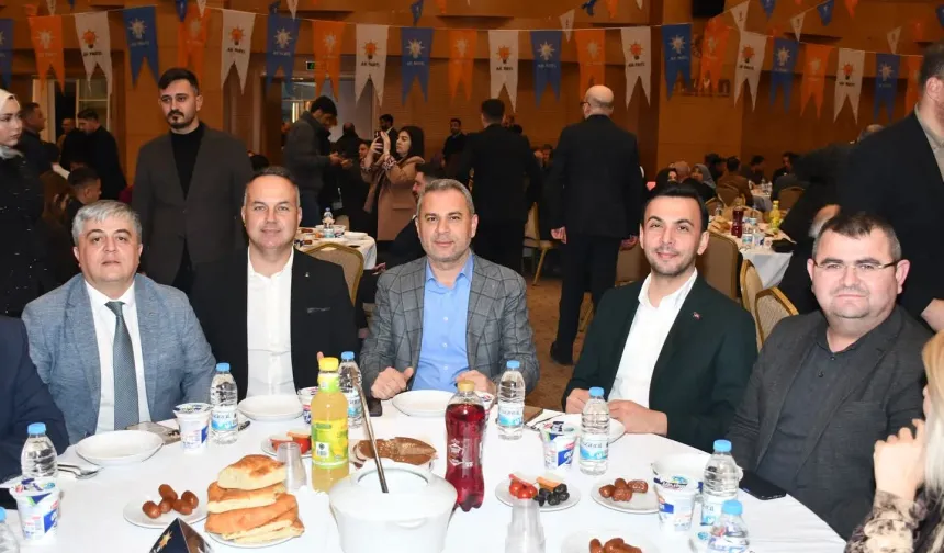 Antalya’da vefa sofrası: Mustafa Toklu’ya anlamlı plaket