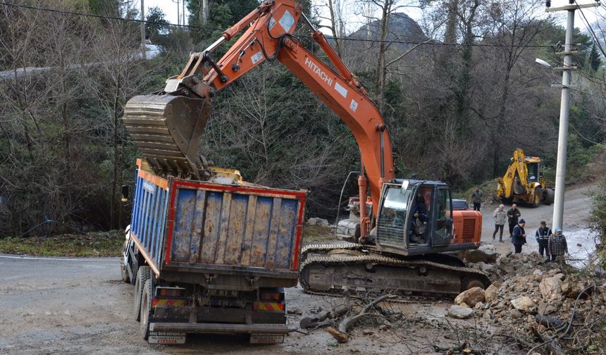 Alanya’da tıkanan menfezler açıldı