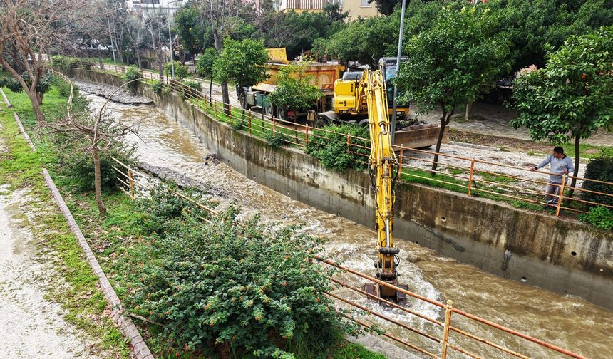 Alanya Belediyesi yağış sonrası hasarları gideriyor