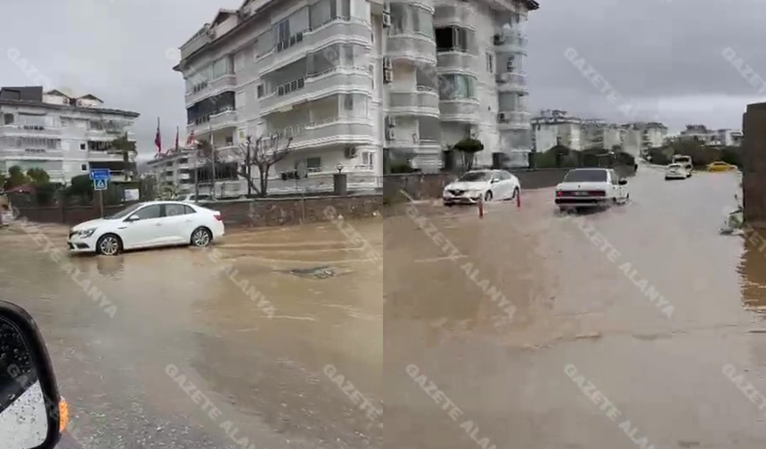 SON DAKİKA! Alanya'da hastane kavşağı göle döndü, zor anlar...