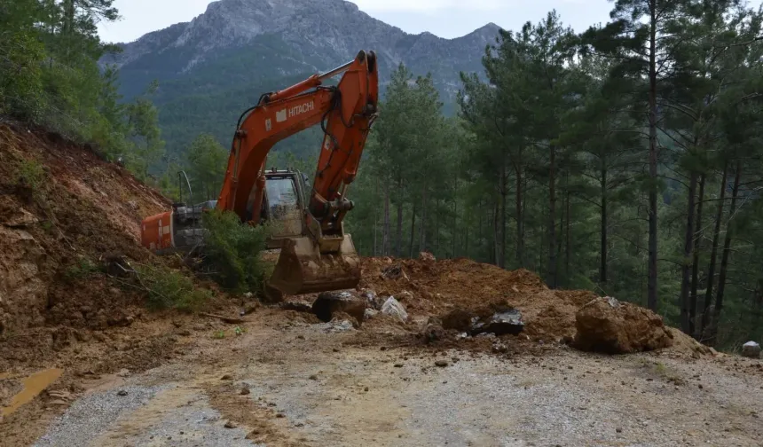 Alanya’nın kırsalında yol savaşları: Ekipler teyakkuzda!