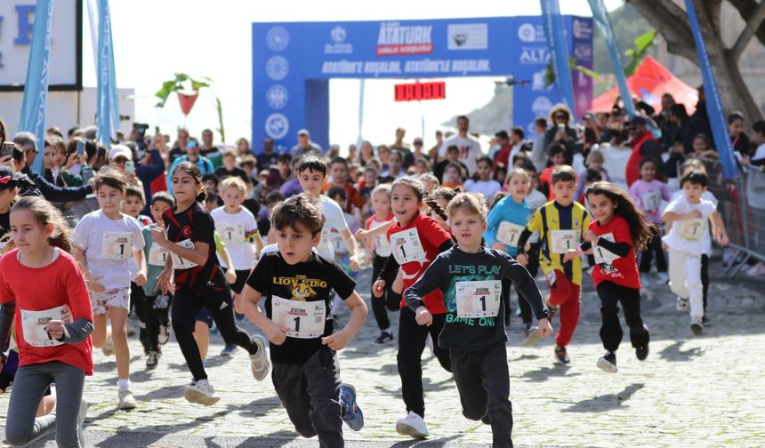 Alanya’da mavi gözlü dev adama hasretle koşuldu