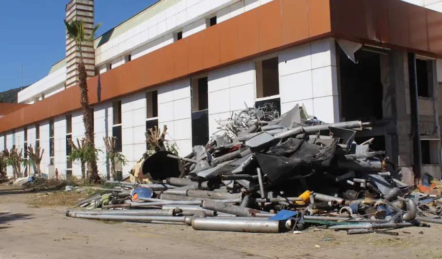 Kazma vuruldu! Alanya Olimpik Yüzme Havuzu tarih oluyor