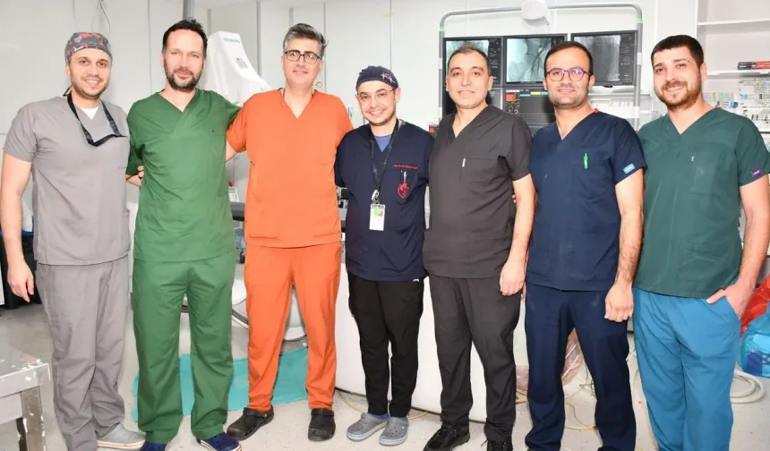 Alanya’da yeni dönem: Göğüs kafesi açılmadan kapak değişecek