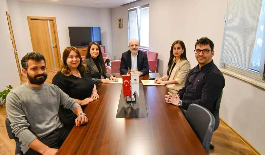 Alanya'da geleceğin bilim insanları sahaya iniyor