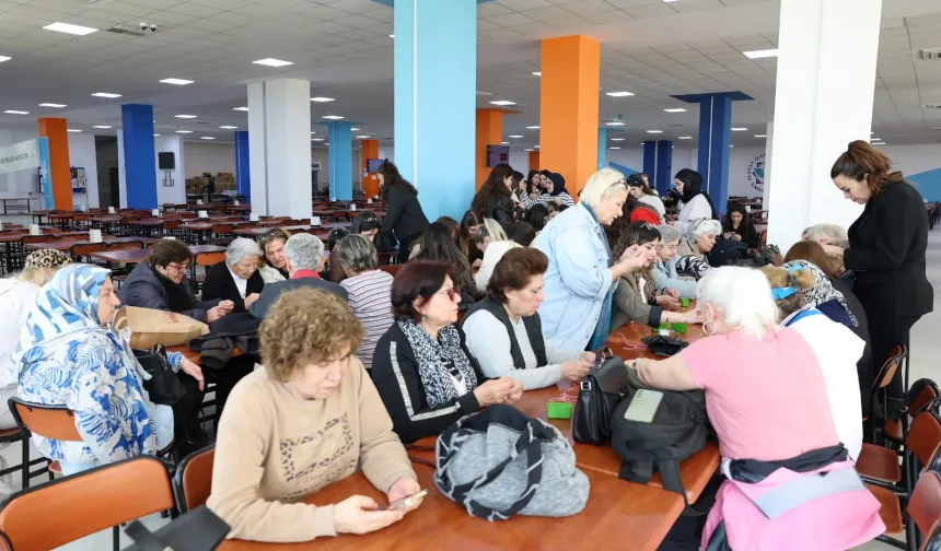 ALKÜ’de Kadınlar Günü: Rektörden anlamlı hediye