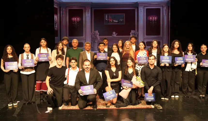 Alanya’da tiyatro şöleni final yaptı