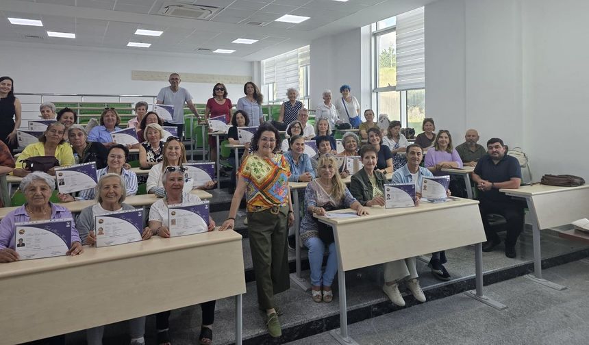 60+ Tazelenme Üniversitesi’nde model uçak heyecanı