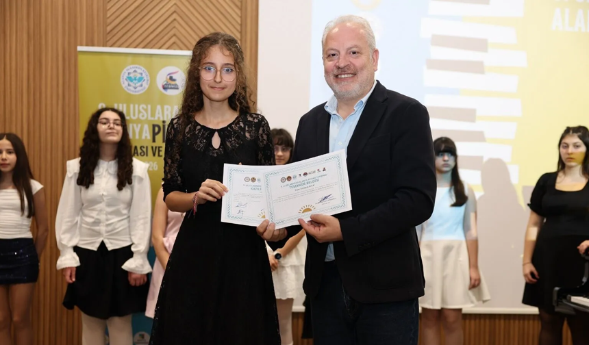 Piyano tuşları bu kez genç yetenekler için konuştu