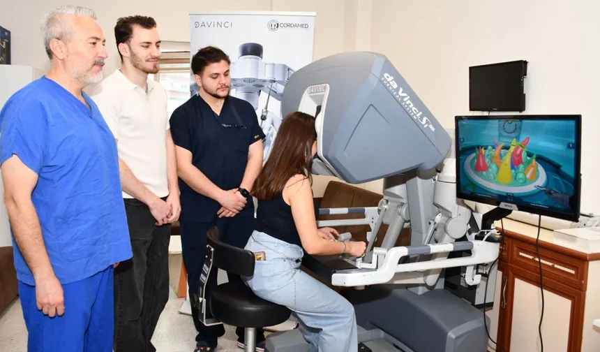 Geleceğin cerrahları Alanya’da parmak uçlarıyla yarıştı