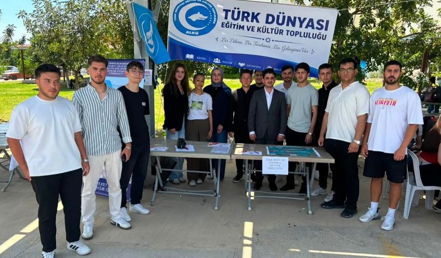ALKÜ’de Ülkü Ocakları rüzgarı: Şenlik alanında gençlerle buluştular