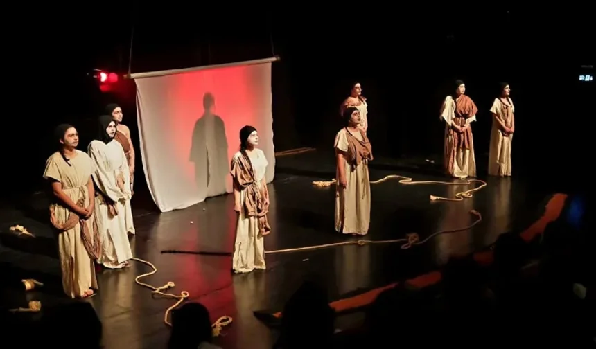 Alanya'da antik rüzgar: Medea performansı ayakta alkışlandı
