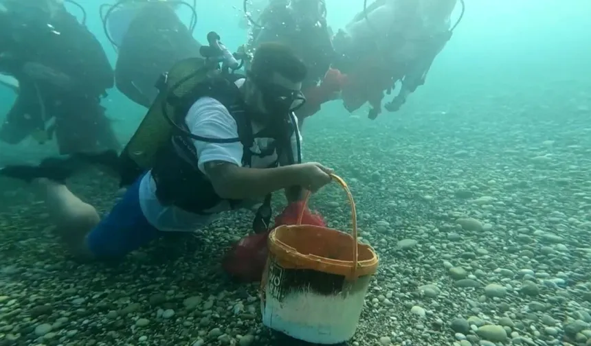 Alanya denizi için dalgıçlar su altına iniyor